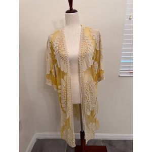 EUC Boho Yellow & White Lace Kimono Coverup Sz Medium Maternity Summer Spring